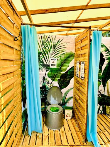 Vannas istaba, Glamping La Belle Étoile - Nuit insolite -Toilette sèche (Glamping La Belle Etoile - Nuit insolite -Toilette seche) in Monts-sur-Guesnes