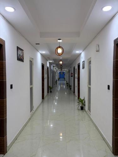 PLAY HOTEL BUDHA TOWER Sector 18 metro in Noida