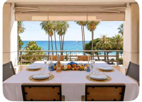 Prestige Croisette Sea View Suite with Private Terrace & Jacuzzi