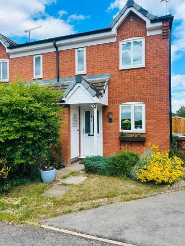 Buitenkant, House Sleeps 4 with Parking and Garden in Sutton On Trent