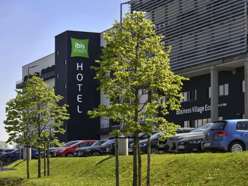 Exterior view of ibis Styles Namur