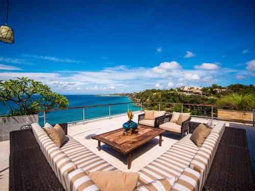 The Luxe Bali - Luxury 3 Bedroom Cliff Ocean Edge Villa Uluwatu - Uluwatu