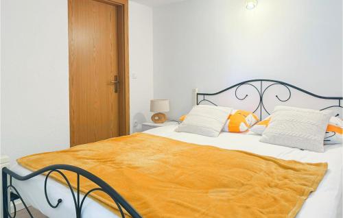 1 Bedroom Lovely Home In Korusce in Dugobabe