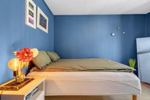 Central apartment in Tromsø, parking included - Tap to explore photos