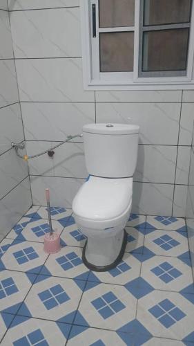 ห้องน้ำ, Sky Blue Guest House Buea in บัวอา