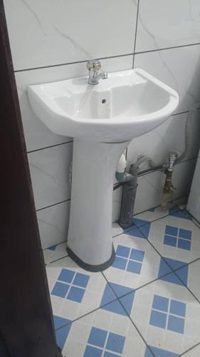 ฝักบัว, Sky Blue Guest House Buea in บัวอา
