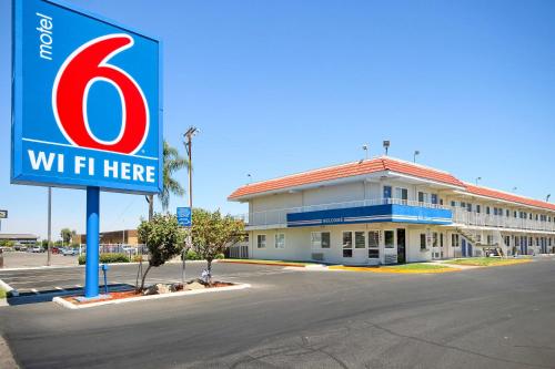 Motel 6-Fresno, CA - Blackstone South Fresno 