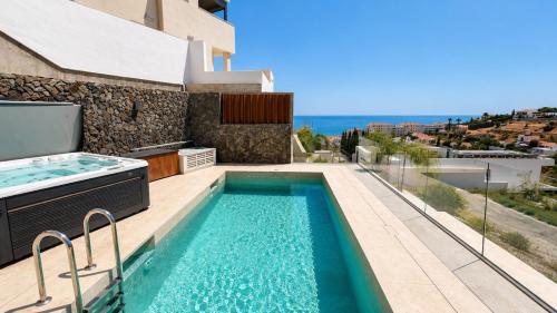 Modern House with Private Pool and Hot Tub - access to gym, sauna & wellness centre