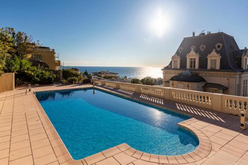 Apartment with large terrace
