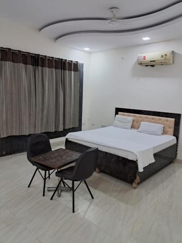 PLAY HOTEL PREET RESIDENCY couple friendly - image 2