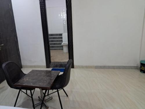 PLAY HOTEL PREET RESIDENCY couple friendly - image 3