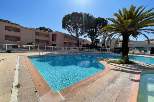 Séjour à Golf-Juan Résidence avec piscine parc et parking