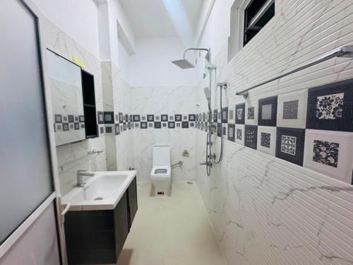 Trinco Mainstreet Urban House - image 3