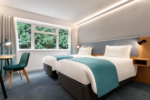 2 twin beds