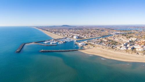MARSEILLAN Plage à 100 mètres de la mer , Appart 85 m2 de plein pied , Parking