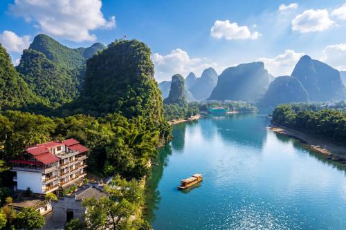 Yangshuo River Lodge Hotel--English speaking team&Swimming pool&Activties organized&Free pick up fro - Yangshuo