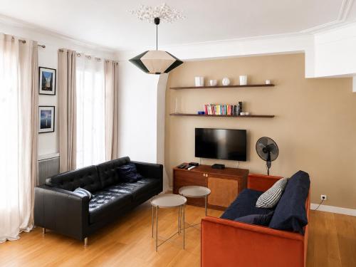 Marché St-Honoré Apartment