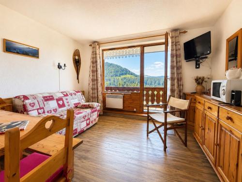 Studio cabine ensoleillé avec balcon à 1450m - FR-1-505-19