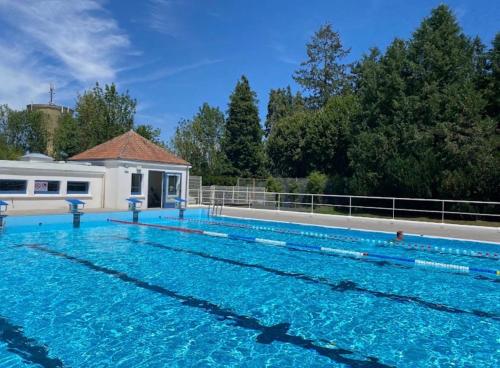 Veepark, Cozy, bright house with terrace & free parking 2 rooms in Savigny-sur-Clairis