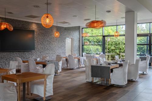 Ресторан, Best Western Plus Paris Velizy in Велізі-Віллакубле