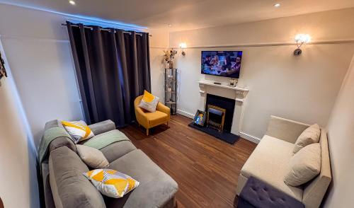 Contractor Family Stay Sleeps 5 Double drive in Whiston (Knowsley)