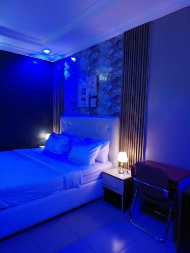 Pulville Boulevard Hotel