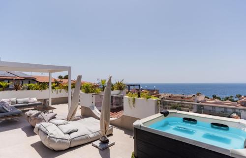 Private terrace & Jacuzzi - PRIORITY RESERVATION IN OUR HOST PROFILE