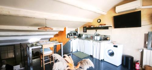 Appartement climatisé avec belle terrasse à 10 min d'Uzès (Appartement climatise avec belle terrasse a 10 min d'Uzes) in Vallabrix