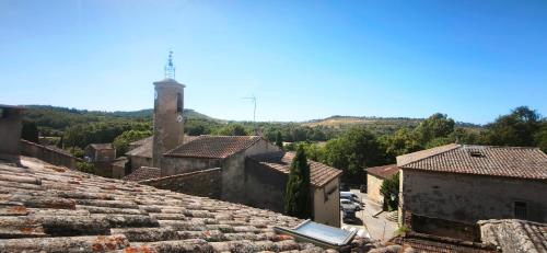 Appartement climatisé avec belle terrasse à 10 min d'Uzès (Appartement climatise avec belle terrasse a 10 min d'Uzes) in Vallabrix