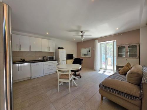 Apartman Ucho near the beach in Bacina