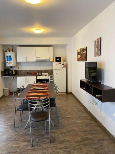 depto a 3 cuadras de peatonal, terraza con asador y cochera