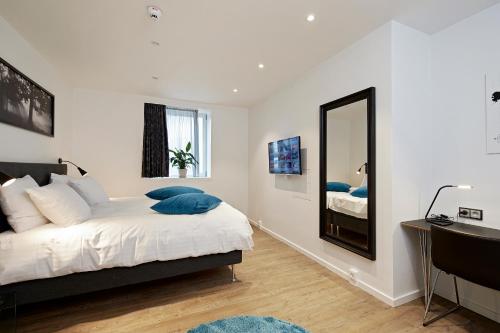 Living Suites - image 10