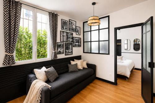 C Cozy Batignolles Apt, Metro Right at Your Doorstep