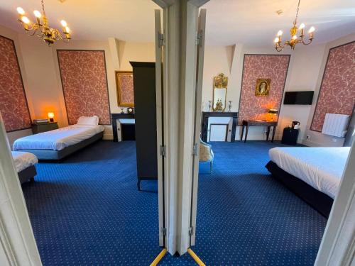 2 bedrooms, 3 beds