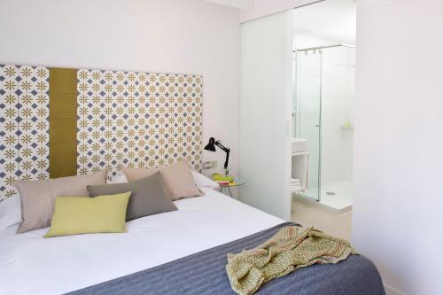 2 bedrooms, 4 beds