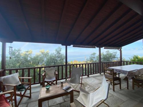 Olive Grove House in Argalasti