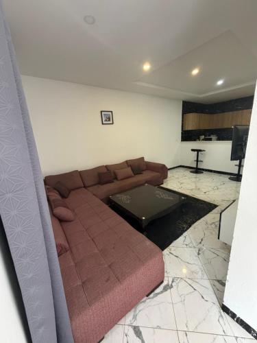 Studio meuble S1 Salon Cuisine, SDB et 1 chambre lit double avec climatiseur in Korba