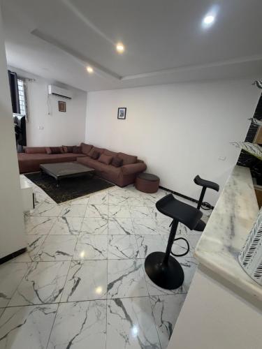 Studio meuble S1 Salon Cuisine, SDB et 1 chambre lit double avec climatiseur in Korba