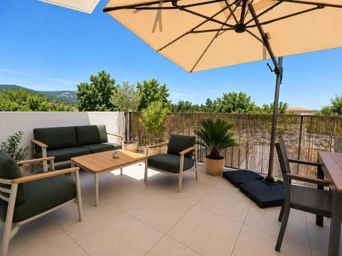 Facilities, 82m2 apartment 6 people terrace air conditioning parking in Cogolin