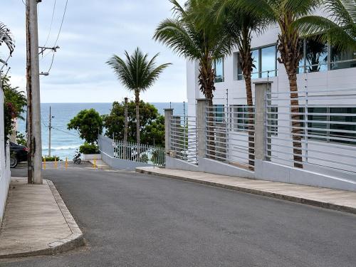 Suite steps from Playa Murciélago In front of the mall