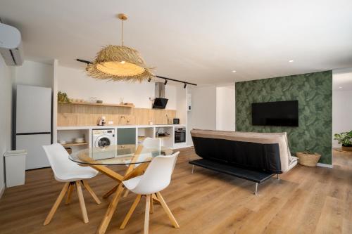 Country Retreat & Private Pool by Quinta da Alfarrobeira in Estoi