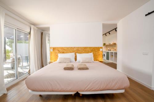 Country Retreat & Private Pool by Quinta da Alfarrobeira in Estoi