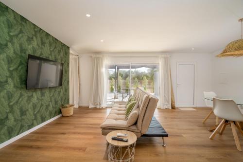 Country Retreat & Private Pool by Quinta da Alfarrobeira in Estoi