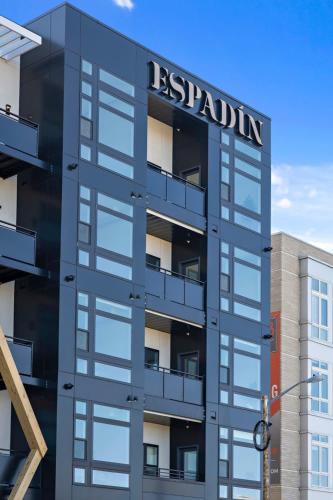 Fifty Shapes of Modern - Skyline Loft - Zuni Lofts, Boulder