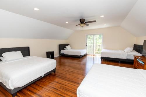 Large Family Gathering Home on Kelleys Island in Marblehead (OH)