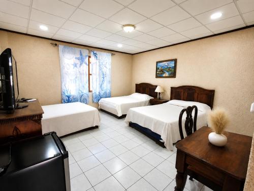 Hotel La Estacion in La Union