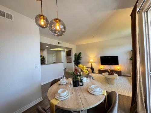 Oaks Valley Retreat with 2 Balconies, Gym, Parking & Laundry 214 in Sherman Oaks