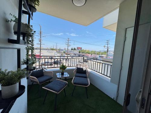 Oaks Valley Retreat with 2 Balconies, Gym, Parking & Laundry 214 in Sherman Oaks
