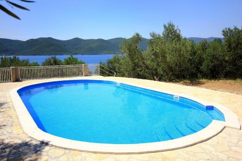 Seaside apartments with a swimming pool Viganj, Peljesac - 260 in Vigaņa