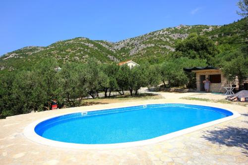 Seaside apartments with a swimming pool Viganj, Peljesac - 260 in Vigaņa